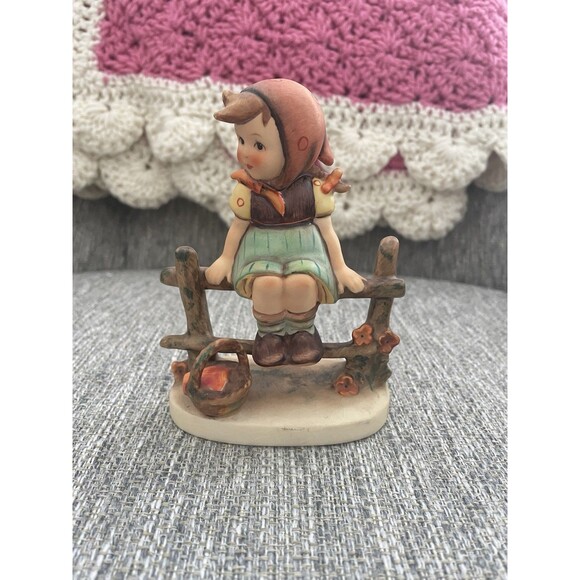 Vintage Goebel M.J. Hummel "Just Resting" Retired Figurine #112 Germany - Picture 10 of 10